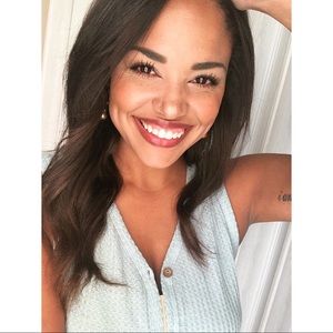 Meet your Posher, Monique